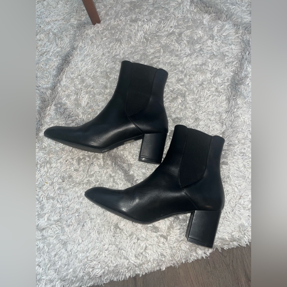 Stuart Weitzman Yuliana 60 Chelsea leather bootie size 7